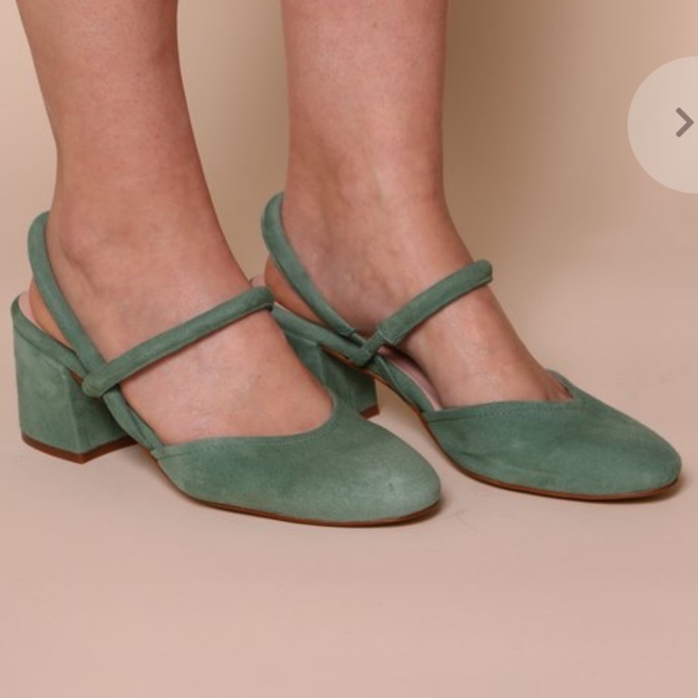 Intentionally Blank Green Heels Size 9